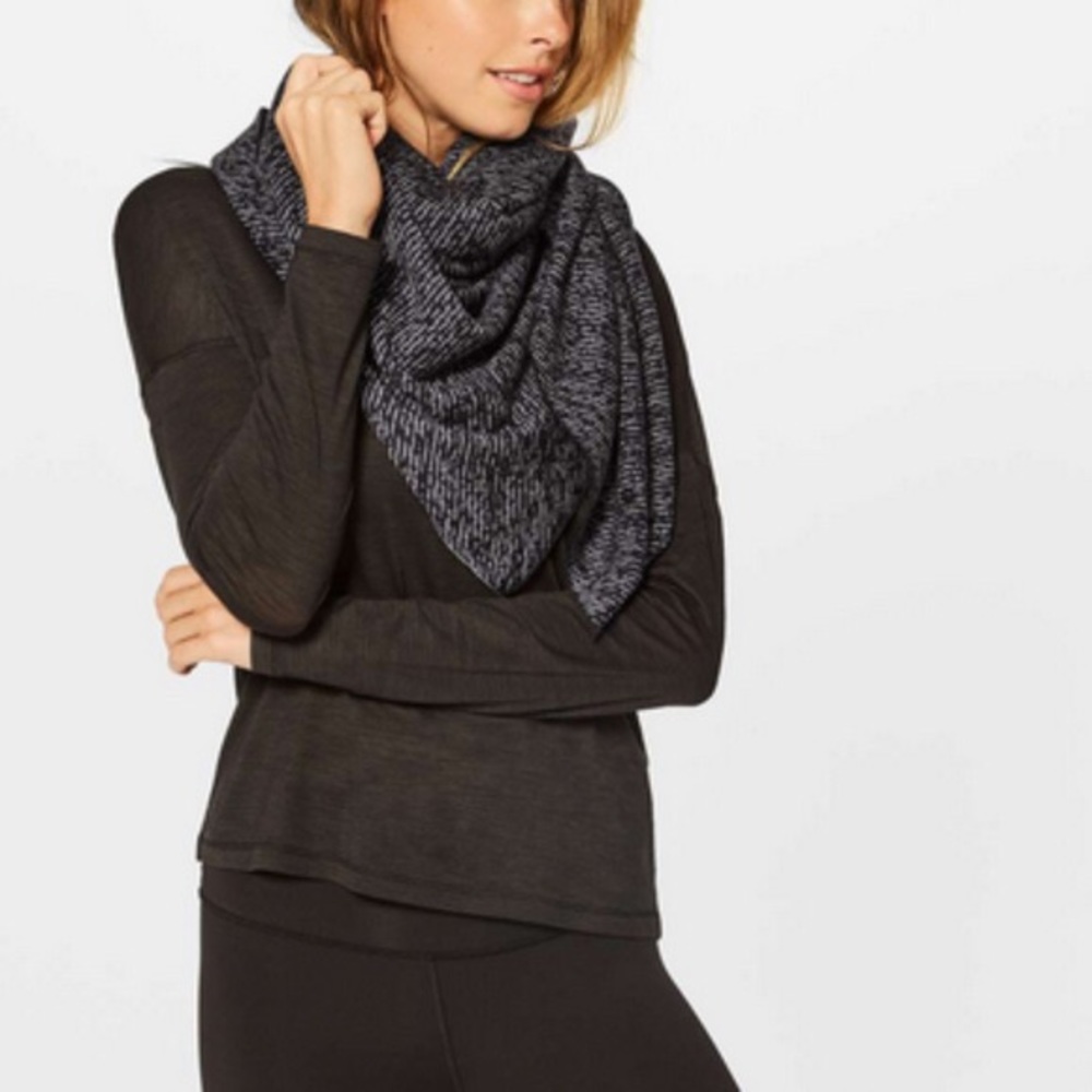 NWOT Lululemon Flow and Go Scarf